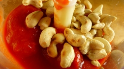 blending the toasted cashews and tomatoes